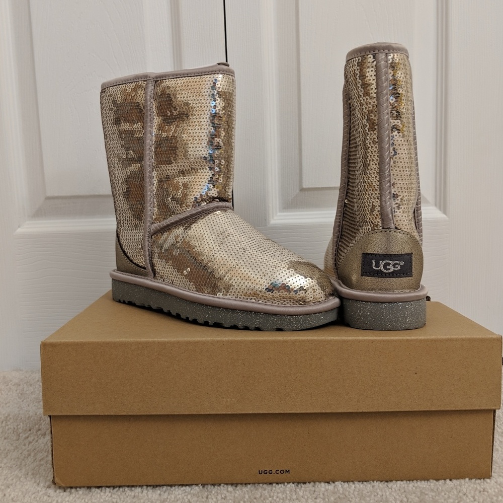New! UGG Classic Short Sparkles Sequins Boots Gold - Picture 2 of 8